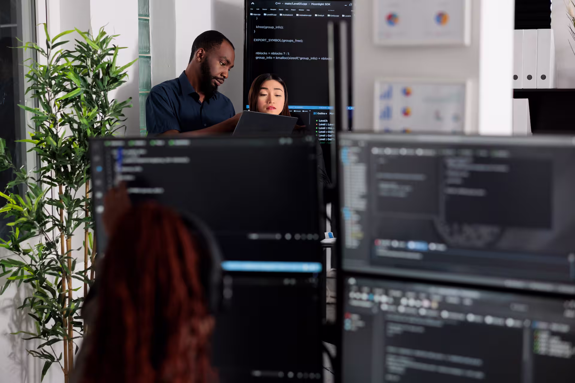 AI React Bias: Why Assistants Ignore Native Web